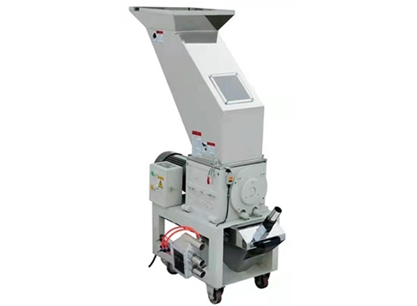 塑料（liào）粉碎機械（xiè）設（shè）備