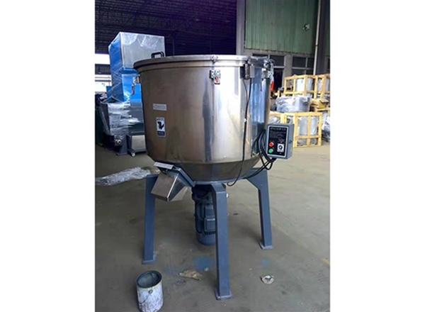 立（lì）式（shì）攪拌混合機