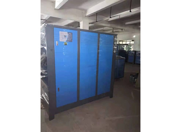 工業製（zhì）冷冷水機